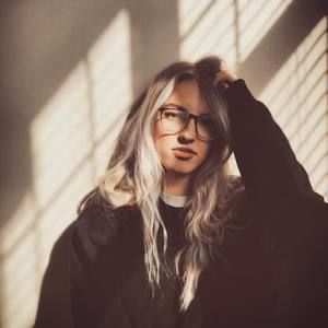 Meet your Posher, Avery